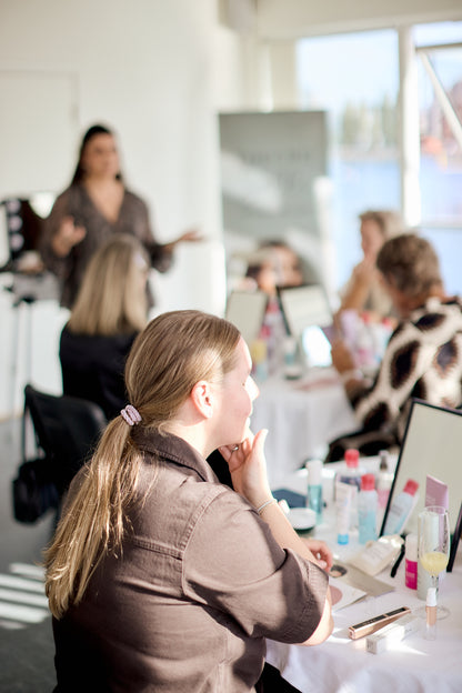 Salli BEAUTYCLASS | Holiday Glam d. 1. november (AFHOLDT)